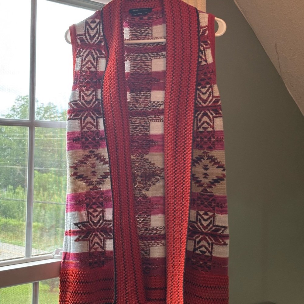 BCBGMaxAzria Orange and White Geometric Vest - Picture 3 of 5